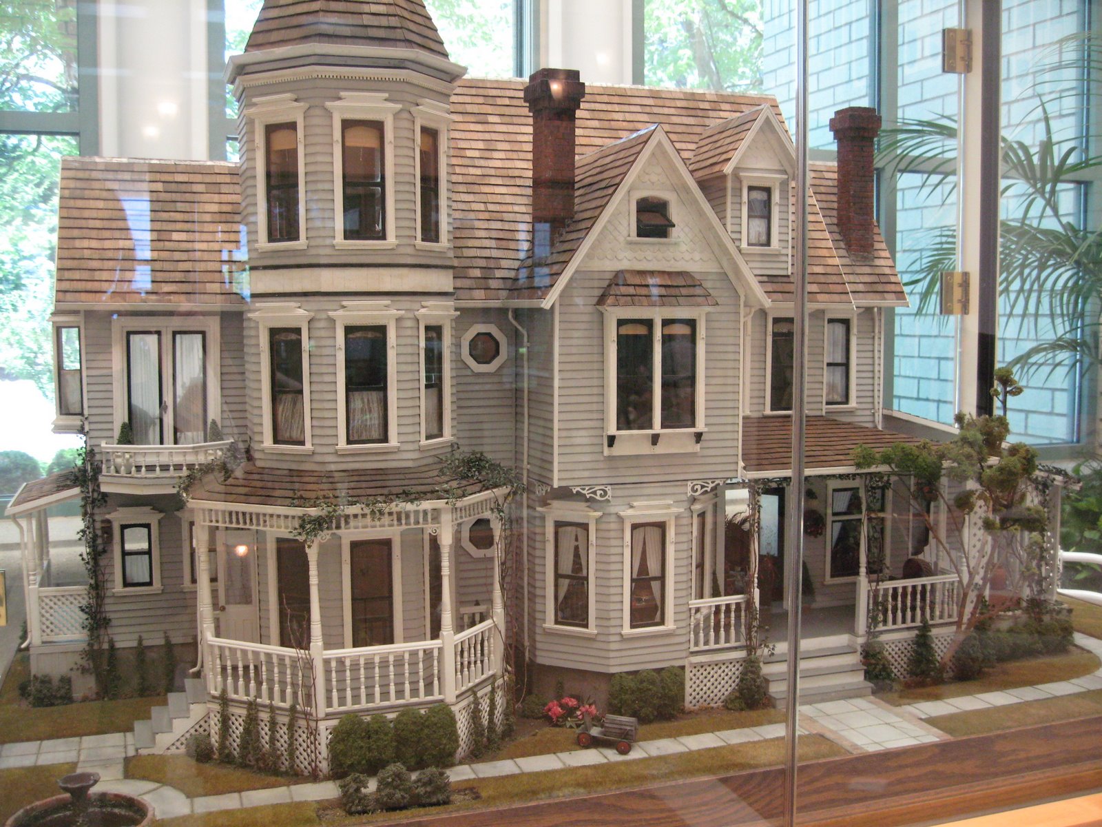 CHILDHOOD DREAMS: Doll House Read Till You Drop